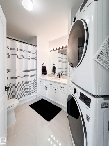 10020 97 Avenue, Edmonton, AB - Indoor Photo Showing Laundry Room