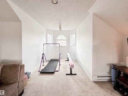 10020 97 Avenue, Edmonton, AB - Indoor