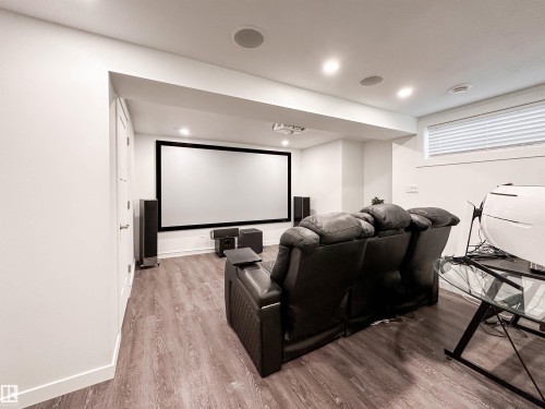 10020 97 Avenue, Edmonton, AB - Indoor