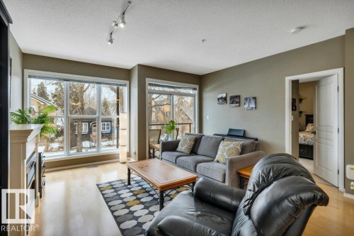 201 11025 83 Avenue, Edmonton, AB - Indoor Photo Showing Living Room