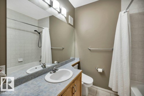 201 11025 83 Avenue, Edmonton, AB - Indoor Photo Showing Bathroom