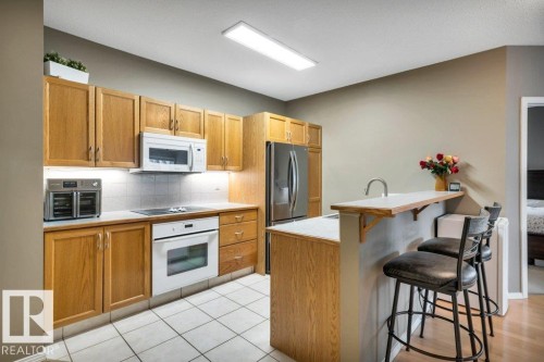 201 11025 83 Avenue, Edmonton, AB - Indoor Photo Showing Kitchen