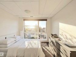 310 11503 76 Avenue  Edmonton, AB T6G 0K6
