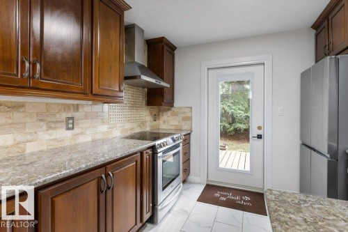 16 4 Fraser Drive, St. Albert, AB - Indoor Photo Showing Kitchen