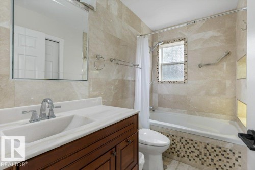 16 4 Fraser Drive, St. Albert, AB - Indoor Photo Showing Bathroom