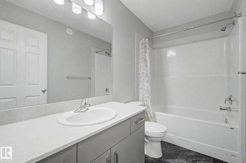 3423 Checknita Terrace, Edmonton, AB - Indoor Photo Showing Bathroom