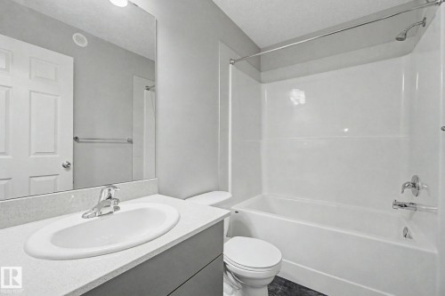 3423 Checknita Terrace, Edmonton, AB - Indoor Photo Showing Bathroom
