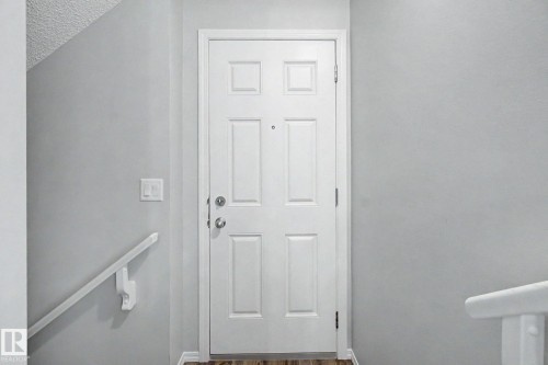3423 Checknita Terrace, Edmonton, AB - Indoor Photo Showing Other Room