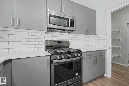 3423 Checknita Terrace, Edmonton, AB - Indoor Photo Showing Kitchen