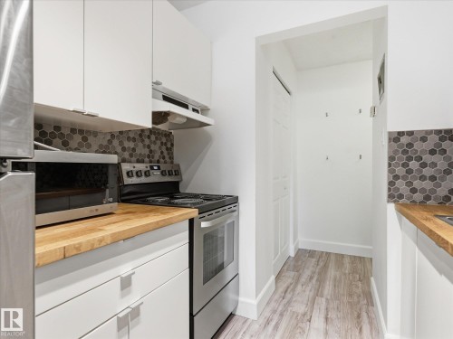 108 5730 Riverbend Road, Edmonton, AB - Indoor Photo Showing Kitchen
