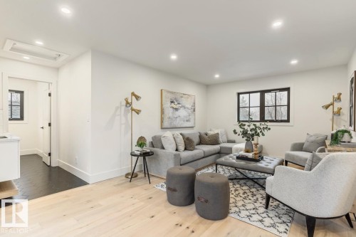10519 138 Street, Edmonton, AB - Indoor Photo Showing Living Room