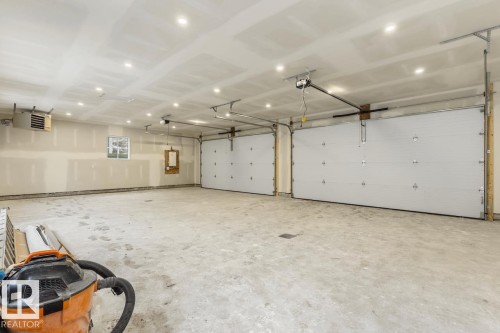 10519 138 Street, Edmonton, AB - Indoor Photo Showing Garage