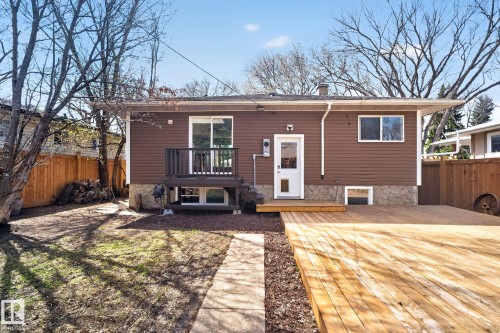 Expansive wood deck with a privacy fence - 10409 83 Street, Edmonton, AB - Outdoor