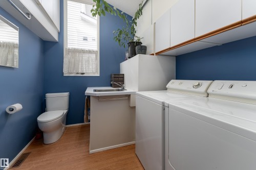 2 pc bath on main - 10956 81 Avenue, Edmonton, AB - Indoor