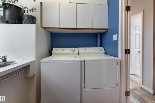 Side by side laundry on main floor - 10956 81 Avenue, Edmonton, AB - Indoor Photo Showing Laundry Room