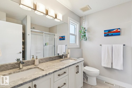 9919 79 Street, Edmonton, AB - Indoor Photo Showing Bathroom