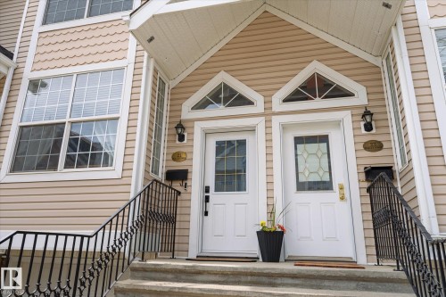 21 10235 111 Street, Edmonton, AB - Outdoor
