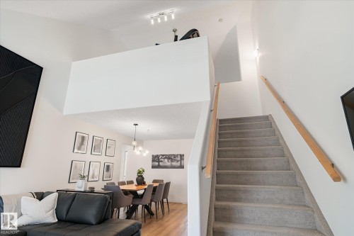 21 10235 111 Street, Edmonton, AB - Indoor