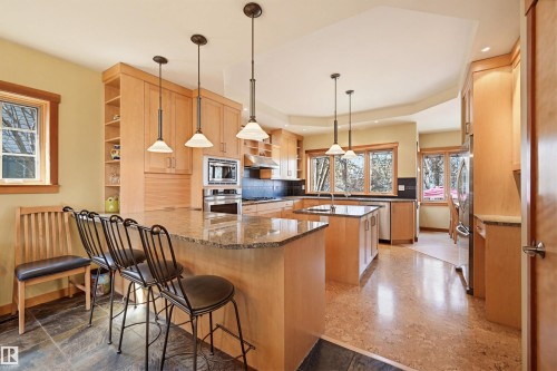 9212 118 Street, Edmonton, AB - Indoor Photo Showing Kitchen With Upgraded Kitchen