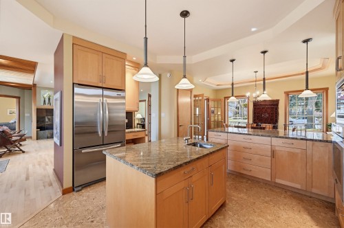 9212 118 Street, Edmonton, AB - Indoor Photo Showing Kitchen With Upgraded Kitchen