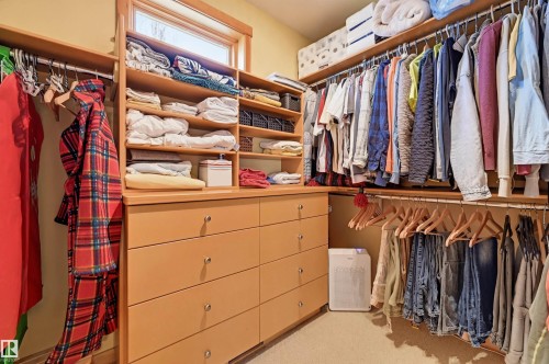9212 118 Street, Edmonton, AB - Indoor With Storage