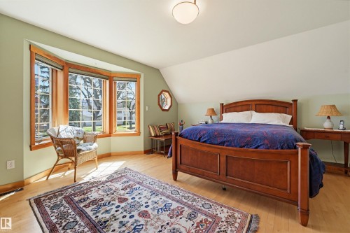 9212 118 Street, Edmonton, AB - Indoor Photo Showing Bedroom