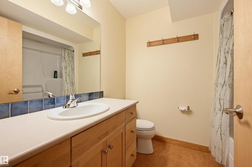 9212 118 Street, Edmonton, AB - Indoor Photo Showing Bathroom