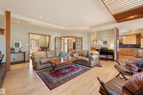 9212 118 Street, Edmonton, AB - Indoor Photo Showing Living Room