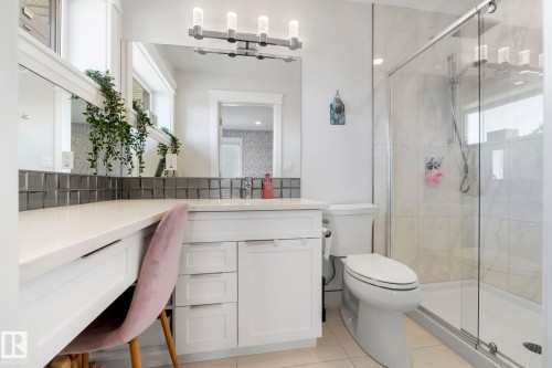 4412 Wingfield Cape, Edmonton, AB - Indoor Photo Showing Bathroom