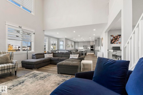 4412 Wingfield Cape, Edmonton, AB - Indoor Photo Showing Living Room