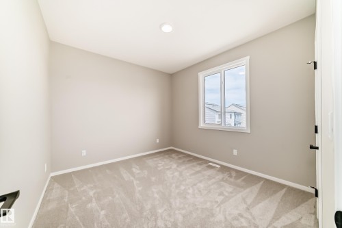 Empty room - 1603 206 Street, Edmonton, AB - Indoor Photo Showing Other Room