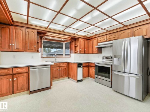 13532 113 Street, Edmonton, AB - Indoor Photo Showing Kitchen With Stainless Steel Kitchen