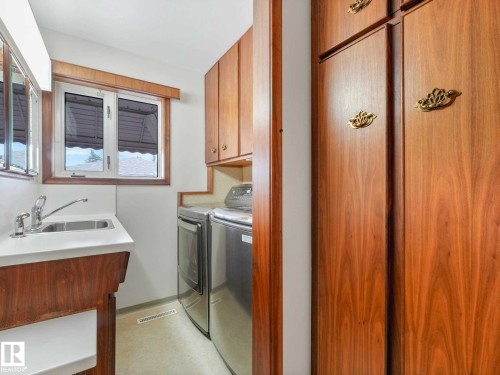 13532 113 Street, Edmonton, AB - Indoor Photo Showing Laundry Room