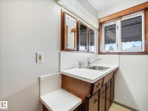 13532 113 Street, Edmonton, AB - Indoor