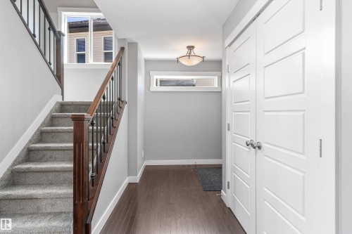 3318 21A Avenue, Edmonton, AB - Indoor Photo Showing Other Room