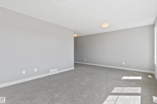 3318 21A Avenue, Edmonton, AB - Indoor Photo Showing Other Room