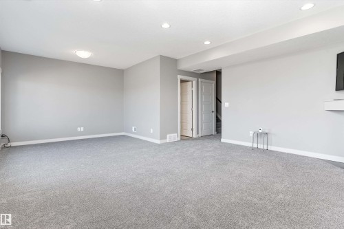 3318 21A Avenue, Edmonton, AB - Indoor Photo Showing Other Room