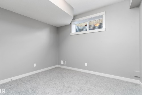 3318 21A Avenue, Edmonton, AB - Indoor Photo Showing Other Room