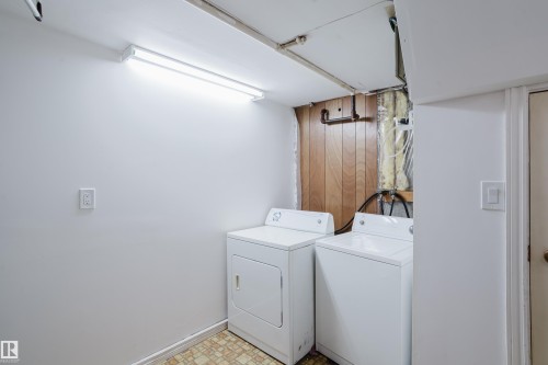 10325 152 Street, Edmonton, AB - Indoor Photo Showing Laundry Room