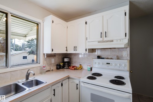 10325 152 Street, Edmonton, AB - Indoor Photo Showing Kitchen With Double Sink
