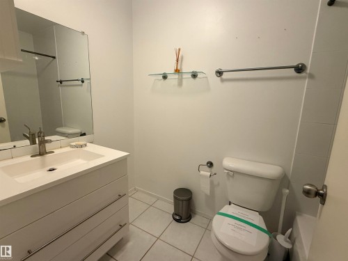 310 10355 105 Street, Edmonton, AB - Indoor Photo Showing Bathroom
