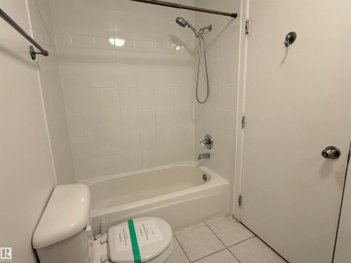 310 10355 105 Street, Edmonton, AB - Indoor Photo Showing Bathroom
