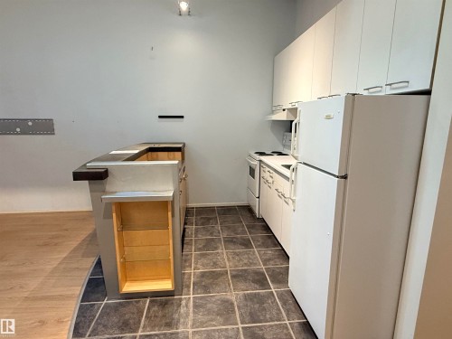 310 10355 105 Street, Edmonton, AB - Indoor Photo Showing Kitchen
