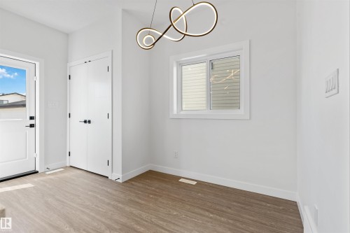 12427 47 Street Nw, Edmonton, AB - Indoor Photo Showing Other Room
