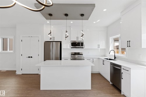 12427 47 Street Nw, Edmonton, AB - Indoor Photo Showing Kitchen With Upgraded Kitchen