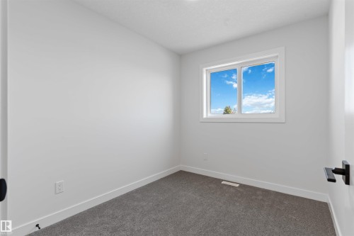 12427 47 Street Nw, Edmonton, AB - Indoor Photo Showing Other Room