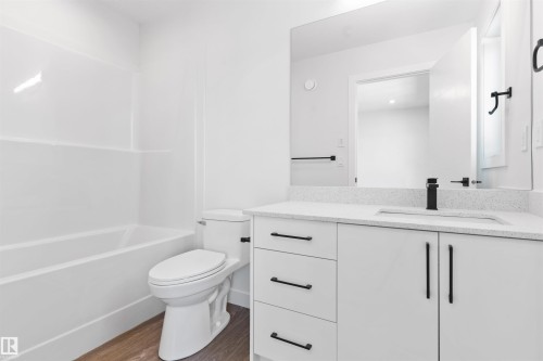 12427 47 Street Nw, Edmonton, AB - Indoor Photo Showing Bathroom