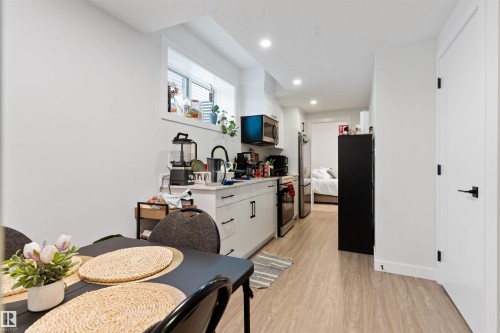 12427 47 Street Nw, Edmonton, AB - Indoor Photo Showing Other Room