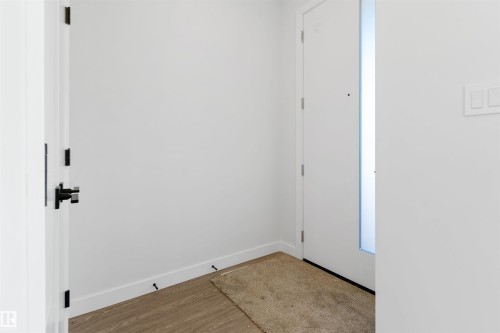 12427 47 Street Nw, Edmonton, AB - Indoor Photo Showing Other Room