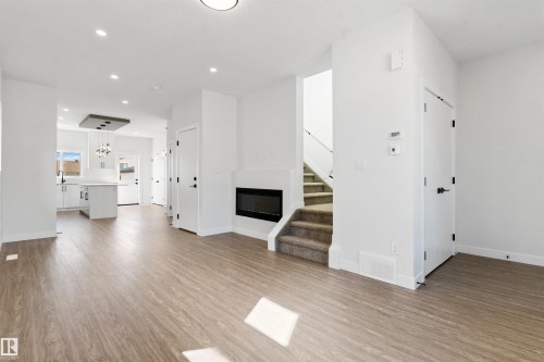 12427 47 Street Nw, Edmonton, AB - Indoor